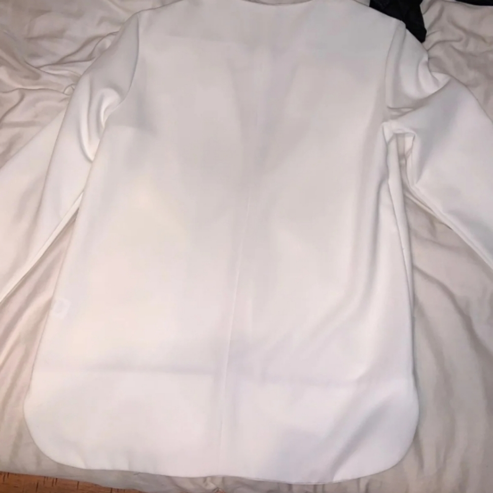Blazer - Picture 2 of 4